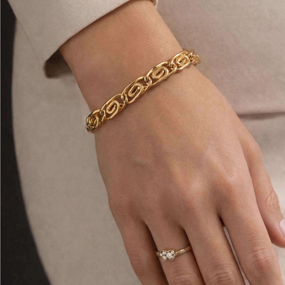 Elegant vintage Gold Bracelet for Women